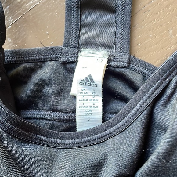 Women’s XS adidas exercise top - Picture 3 of 3